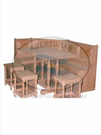 Bajo mesada con puertas macizas.