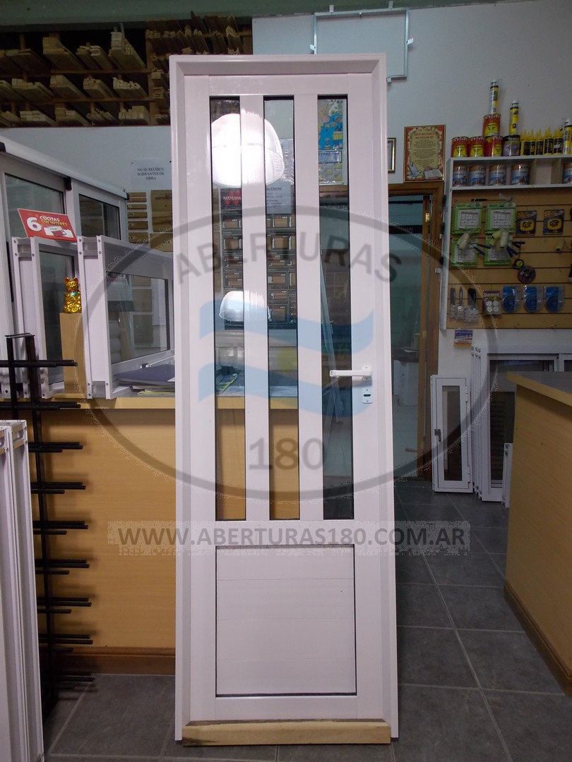 Puerta 36 Modelo D con umbral en madera 0.65 x 2.00.