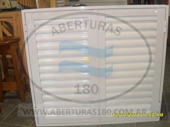 Ventana de aluminio de 1.20 x 0.90.